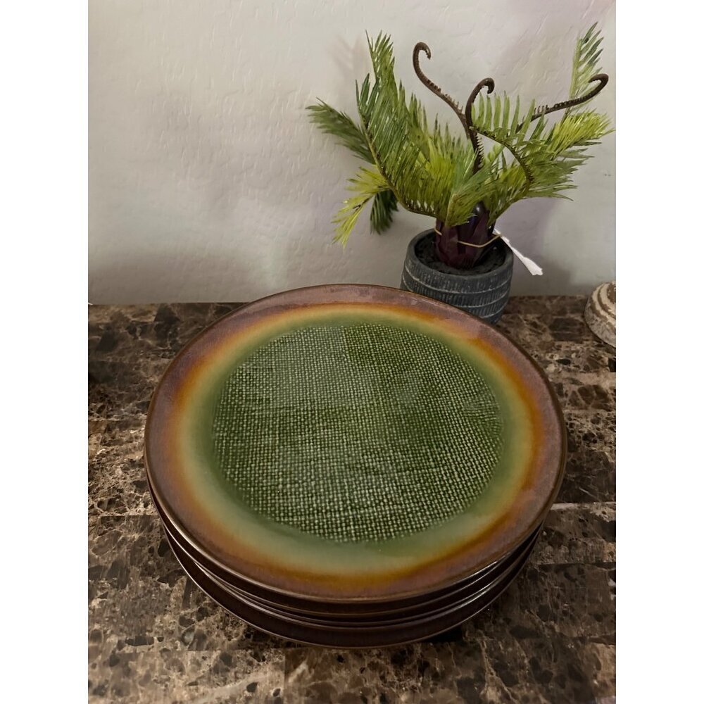 Tabletops Linen Hand Painted Hand Crafted dinner plates set of (6) new